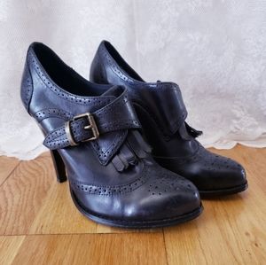 Classic oxford heels